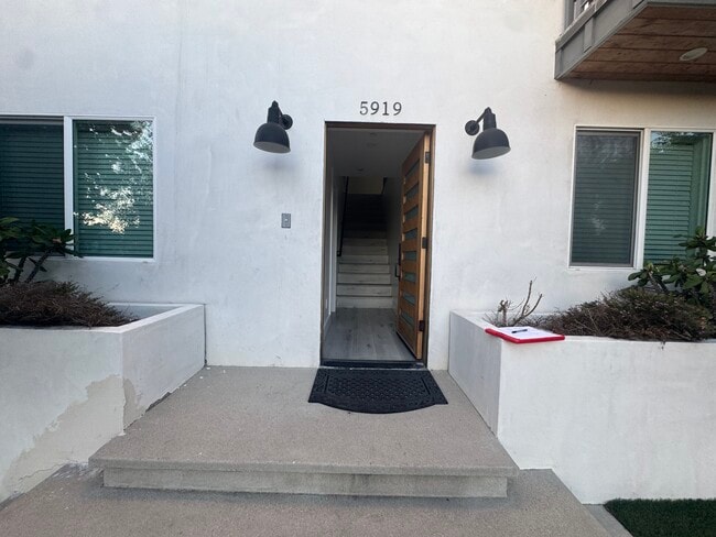 Photo - 5919 Dauphin Ave Unit 1