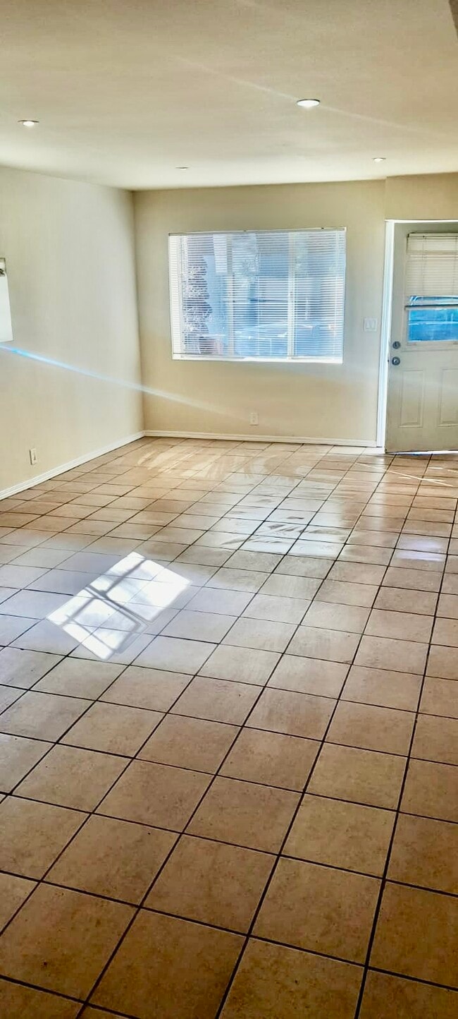 Photo - 54030 Pine Crest Ave