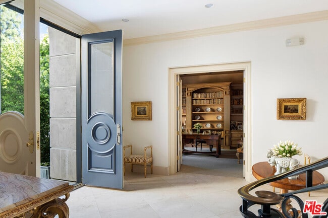 Photo - 3352 Clerendon Rd