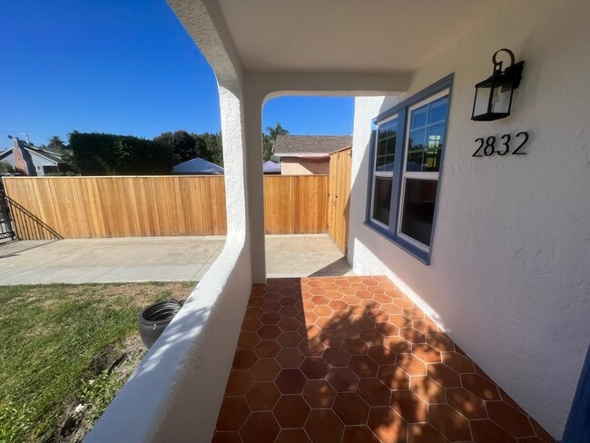 Photo - 2832 S Rimpau Blvd