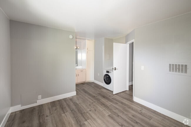 1BR, 1BA - 541SF - Bedroom - San Buena Ventura