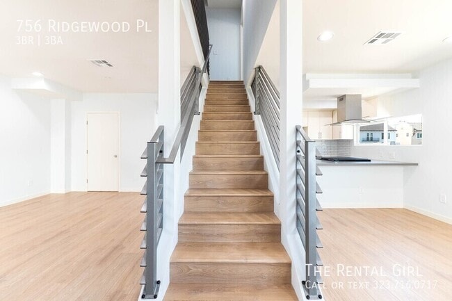 Photo - 756 N Ridgewood Pl