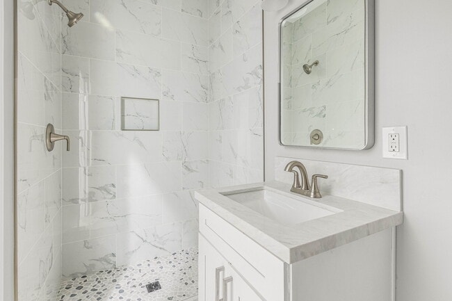 Photo - 2090 Kearney Ave