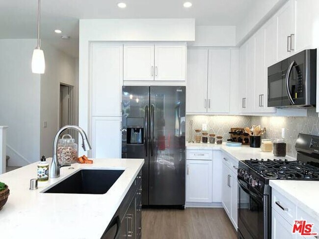 Photo - 7105 Tampa Ave