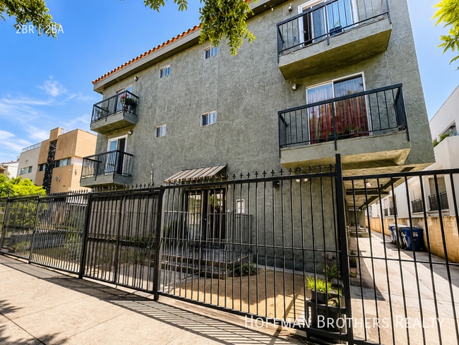 Photo - 5440 Carlton Way Unit 107