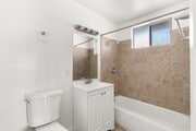 Photo - Annex on Chicago Apartments
