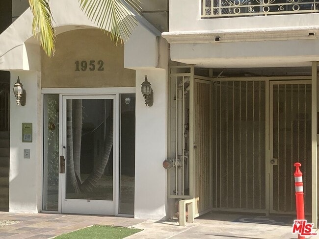 Photo - 1952 Selby Ave Unit 103