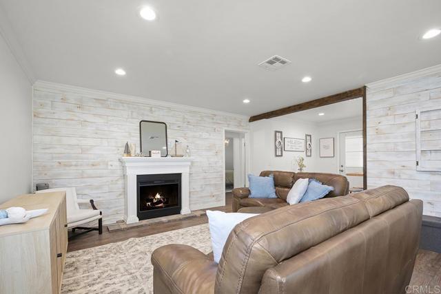 Photo - 586 Del Mar Ave