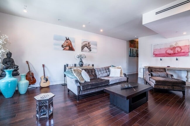 Photo - Stunning Multi-Level Penthouse 2 bed - 2.5 bath in Fabulous Beverly Hills Location Unit 304