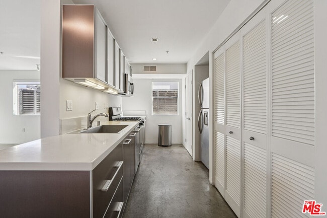 Photo - 5806 Waring Ave Unit 3