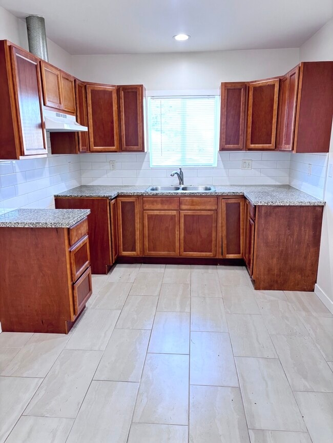 Photo - 1416 W 130th St