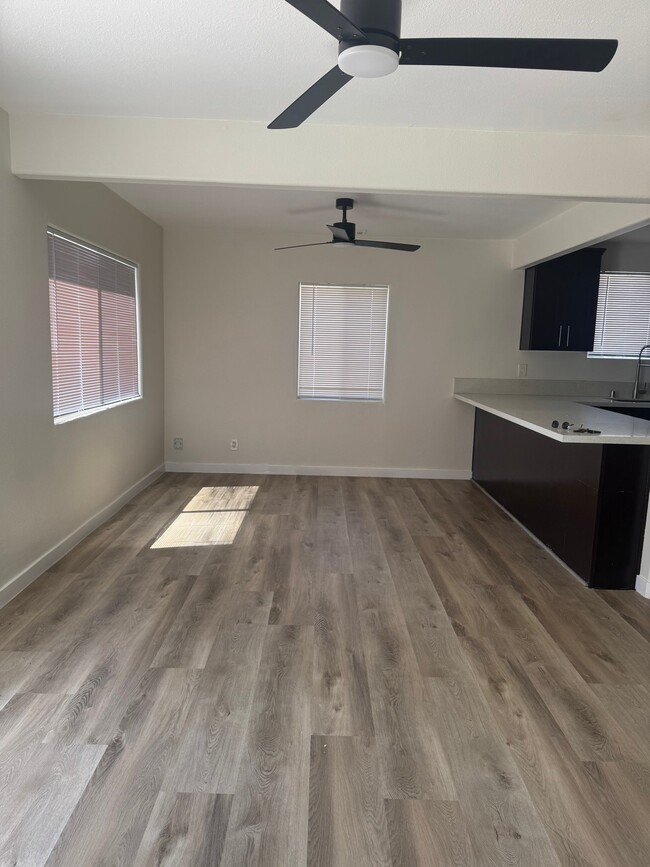 Photo - 2039 E Ave