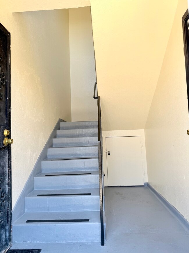 Photo - 3250 Andrita St