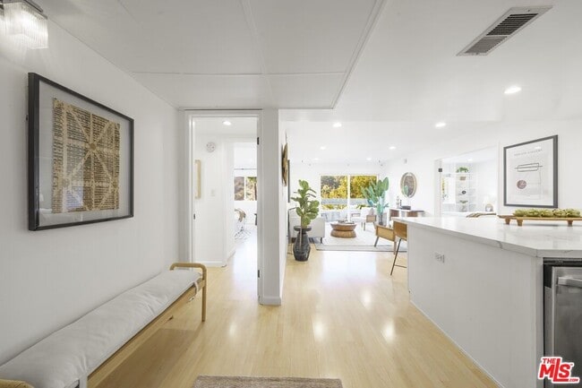 Photo - 2700 Cahuenga Blvd Unit 4121