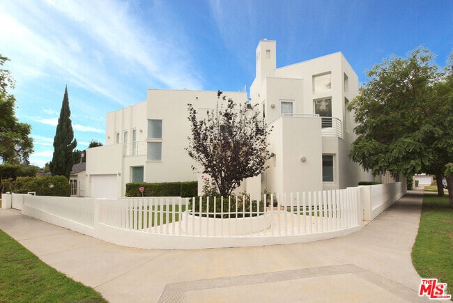 Building Photo - 269 N Bundy Dr Rental