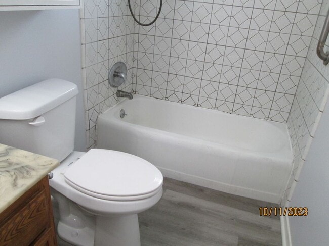 Photo - 122 W Cliffwood Ave