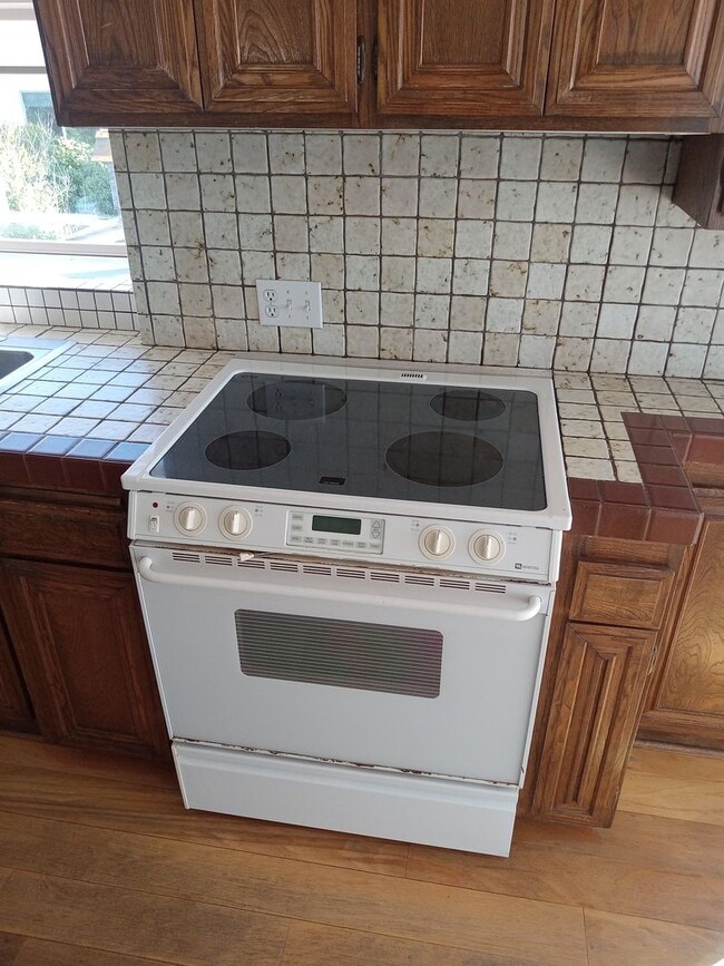 Photo - Fabulous 3 bedroom 2 bath tri-level home w...