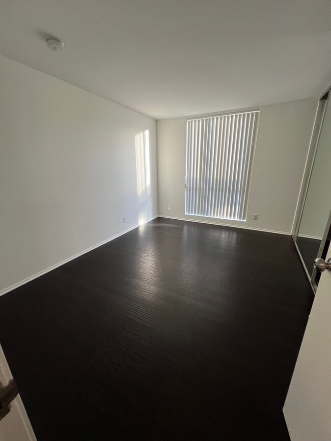 Photo - 3050 W 4th St Unit 202