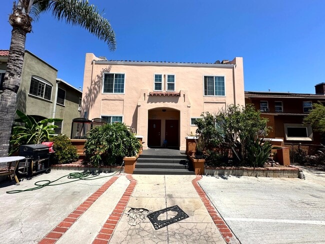 Building Photo - 1536 4th Ave Unit 1536 1/2