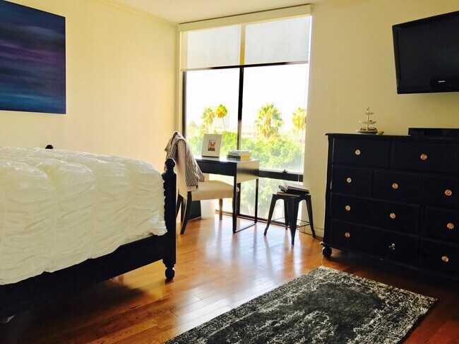 Photo - 4265 Marina City Dr Unit 601