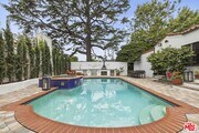 Photo - 11123 Kling St House