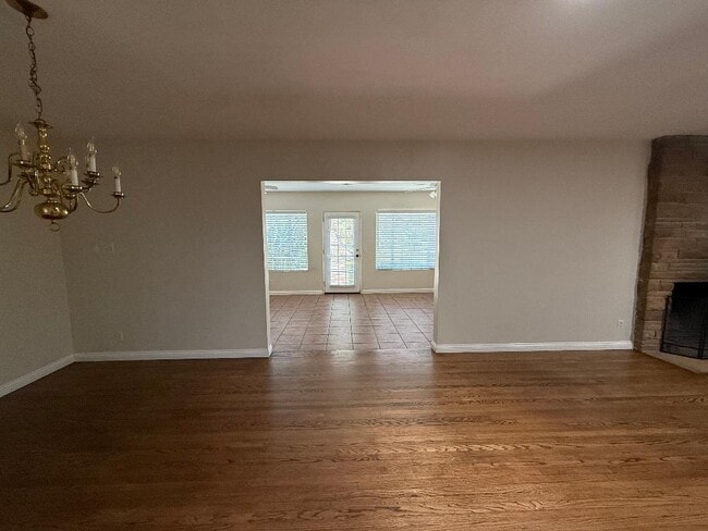 Photo - 8552 Woodley Ave