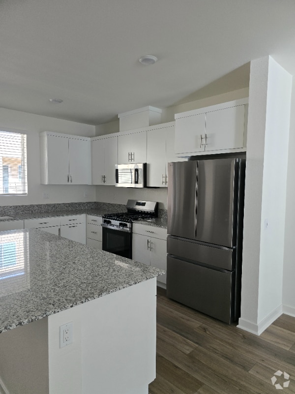 Building Photo - 5350 Seacliff Pl Rental