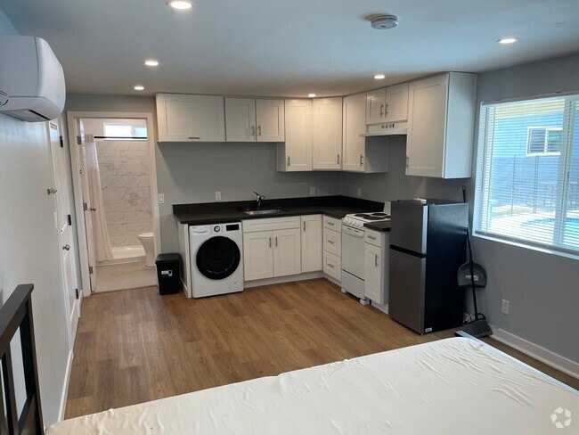 Building Photo - 5688 Marne Ave Rental