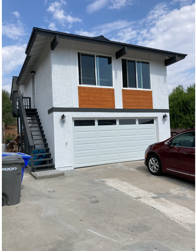 3 bedroom 3 bathroom home in Lemon Grove! ... - 3 bedroom 3 bathroom home in Lemon Grove! ... Unit Upstairs Apt