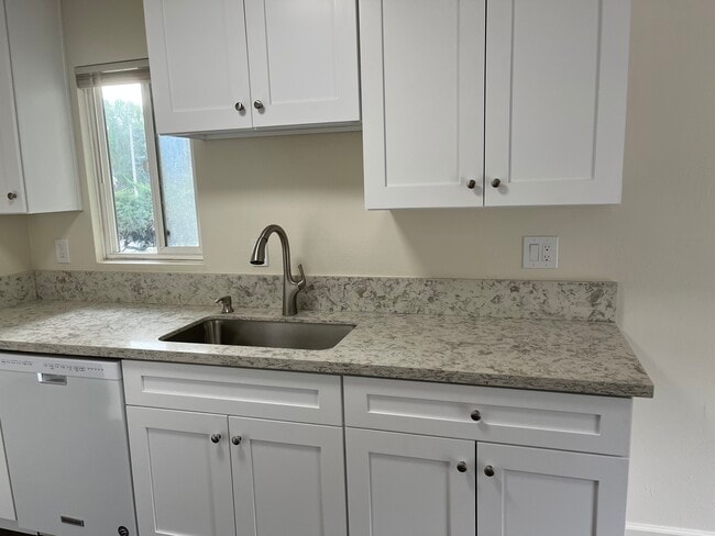 Photo - 1020 S Farber Ave