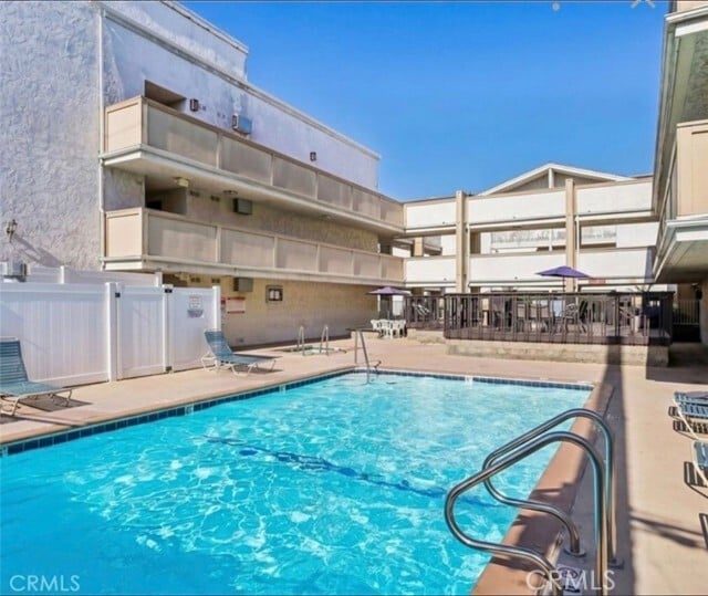 Building Photo - 3565 Linden Ave Unit 154