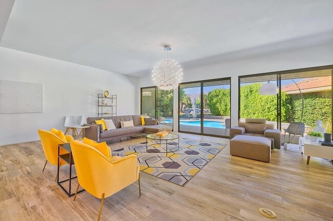 Photo - 12 Sussex Ct