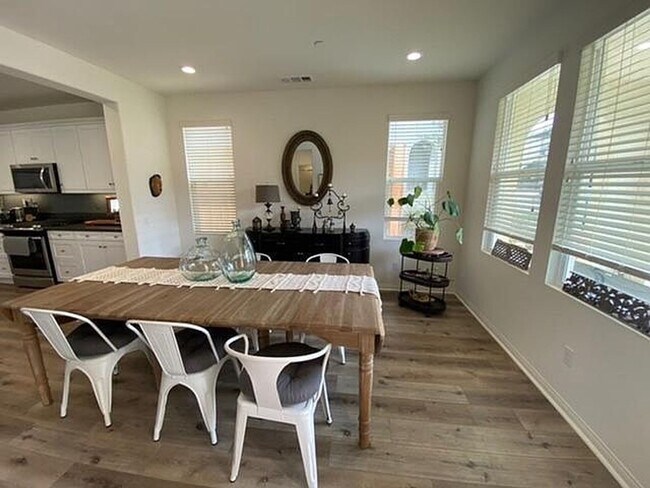 Photo - West Ventura's Solana Heights 4+3 Single F...