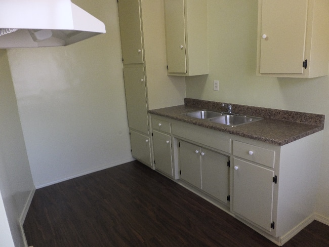 Photo - 5230 Long Beach Blvd