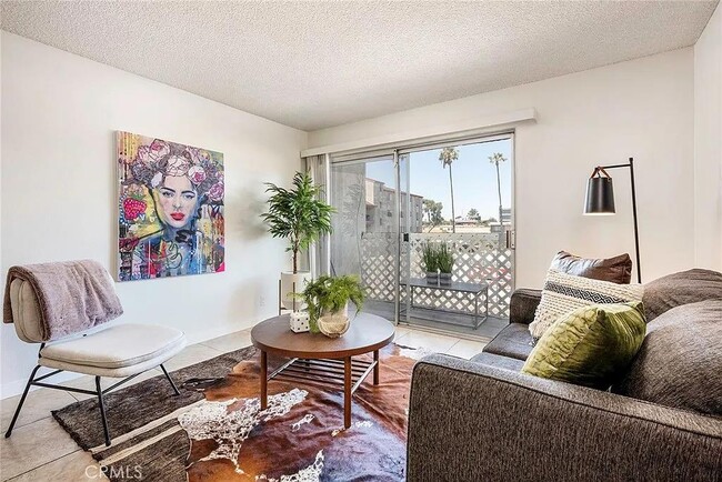 Photo - 3565 Linden Ave Condo