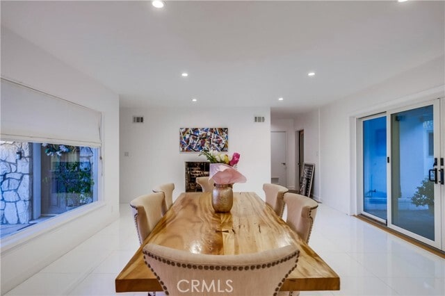 Photo - 2 Headland Dr