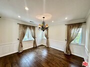 Photo - 128 S Swall Dr