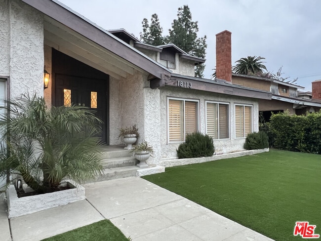 Photo - 18113 Califa St