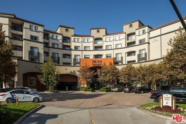 Building Photo - 151 E Holly St Unit 3-108 Rental