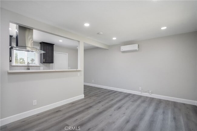 Photo - 3630 Russell St