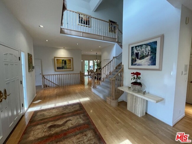 Photo - 898 N Bundy Dr