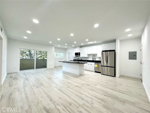 Photo - 6255 Woodman Ave Unit 201