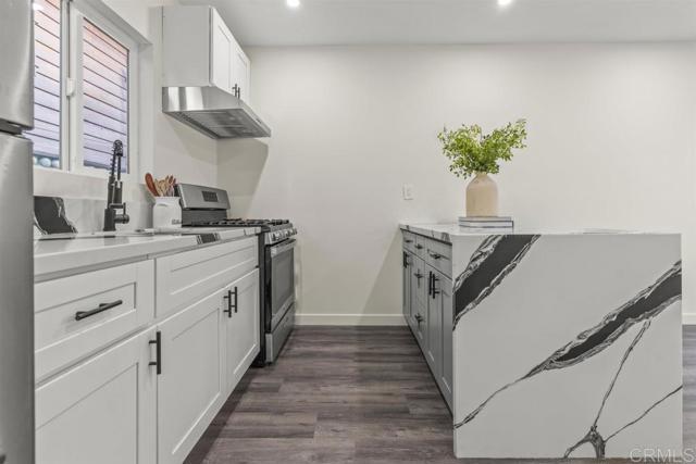 Photo - 2030 Kearney Ave