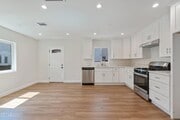 Photo - 5423 Ash St