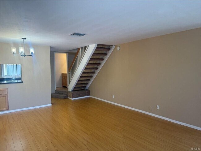 Photo - 1022 Irving Ave Unit 3