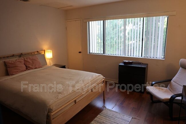 Photo - 325 N Melrose Dr Unit D