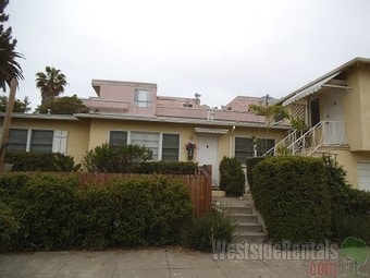 Beachy bungalow-style unit in great walking neighborhood - 1301 Arizona Ave Unit 1301