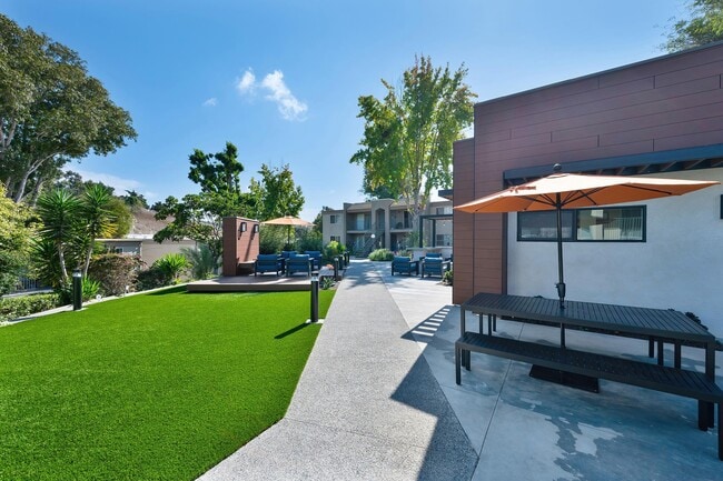 Photo - Silver Oak Apartments