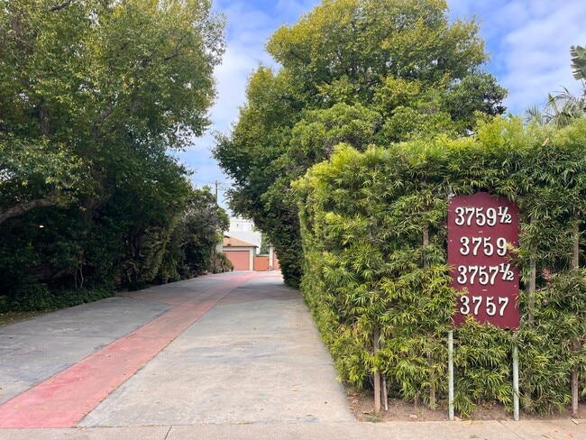 Building Photo - 3757 1/2 Inglewood Blvd Unit 37571/2Inglewood