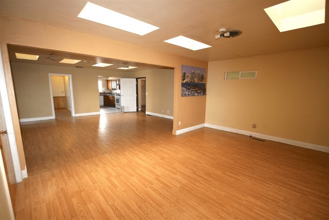 Photo - 4808 63rd St